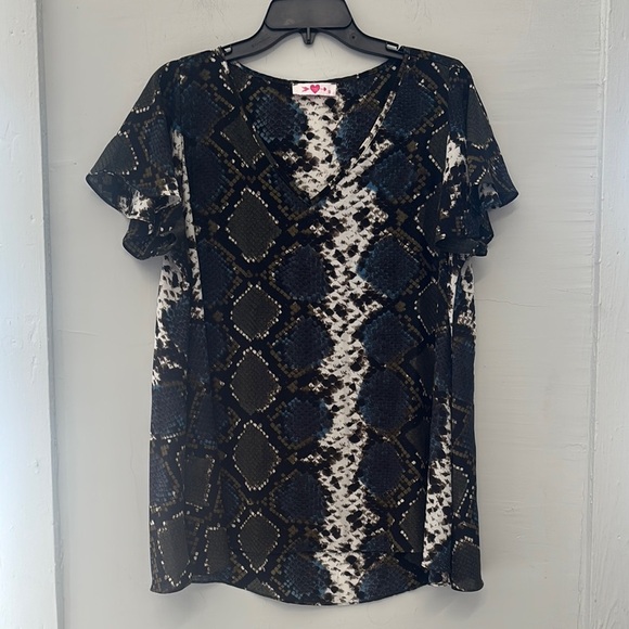 Buddy Love Python Printed Flutter Sleeve Top Size Medium - Picture 2 of 5